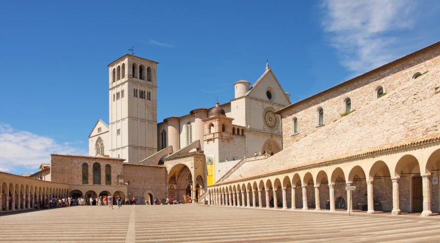20210401161733-assisi-shutterstock UMBRIA. ASSISI, BOOM DI TURISTI