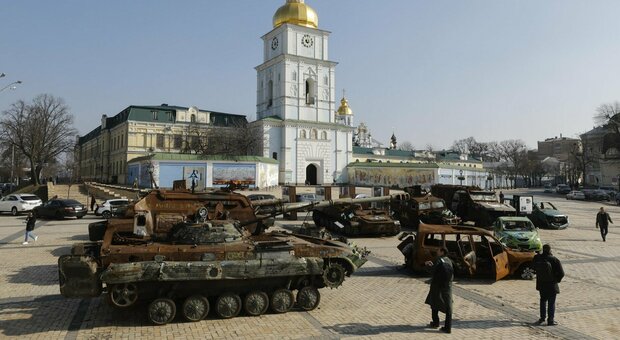 Daily life in the Ukrainian capital Kyiv amid the Russian invasion ATTUALITA’. GEOPOLITICA. SCACCHIERE GLOBALE: MOSCA PREPARA NUOVA MOBILITÀ, PRESSIONE SLOVACCA SU KIEV E ASSE NUCLEARE RUSSIA-PYONGYANG