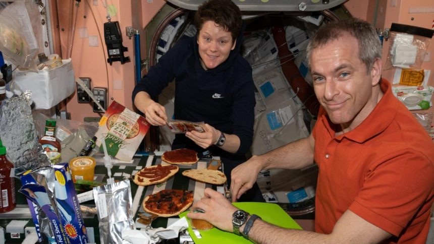 SpaceFood-1536x864-1 LAZIO. CIBO SPAZIALE: ALL’ASI UN SIMPOSIO SULLA TAVOLA IN ORBITA