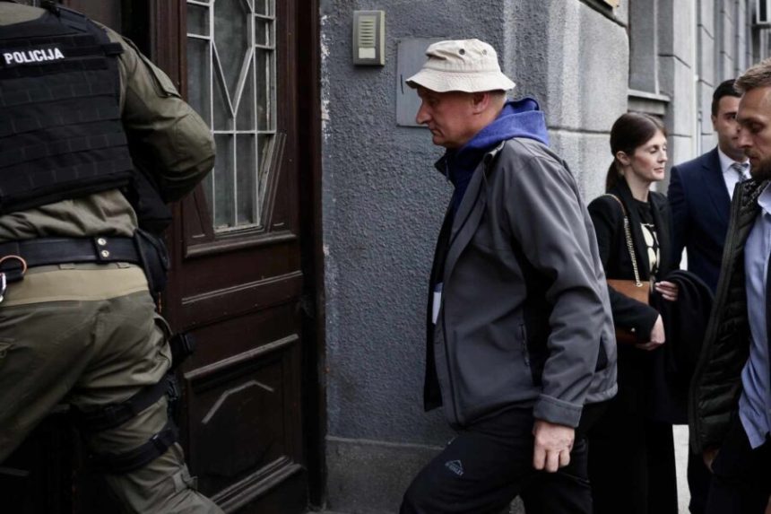 BOSNIA: ARRESTATO PER CORRUZIONE IL CAPO DELLA POLIZIA