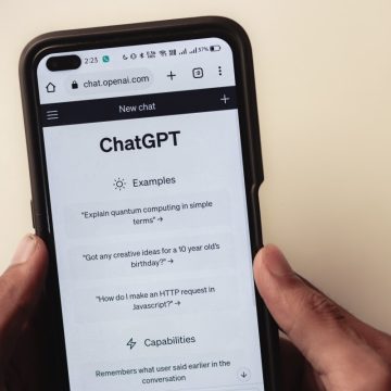 USA. CHATGPT SUI PROSSIMI iPHONE? ACCORDO IN VISTA TRA APPLE E OPENAI 