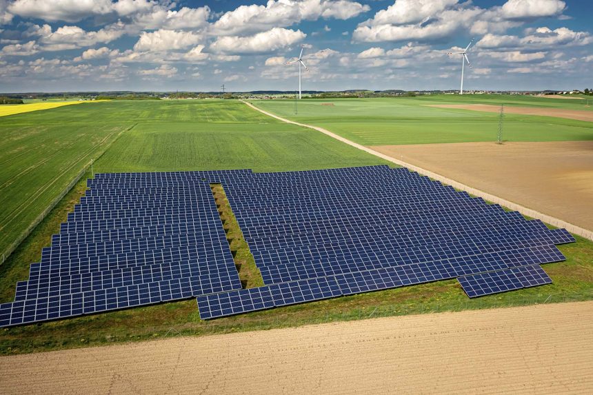 9-big-and-blue-solar-panels-as-zero-emission-energy-2023-11-27-05-32-20-utc ENERGIA. ER. AGRIVOLTAICO: IL FUTURO DELLA TERRA TRA COLTIVAZIONE ED ENERGIA