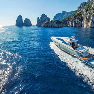 Aicon-72-Sl-4b CAMPANIA. SUPERYACHT, IL GOLFO DI NAPOLI E’ IL LUOGO PIU’ ATTRATTIVO D’EUROPA. E GENERA UN INDOTTO DI 63,4 MILIONI DI EURO