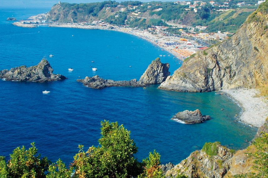 GRAND-HOTEL-STELLA-MARIS-2 CALABRIA. AL CENTRO DELLE METE TURISTICHE ESTIVE