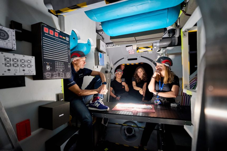 Luca_Parmitano_inside_Lunar_I-Hab_pillars PIEMONTE. GLI ASTRONAUTI PARMISANO E STANLEY FRA I PROTAGONISTA DEI TEST DELLA FUTURA CASA SULLA LUNA