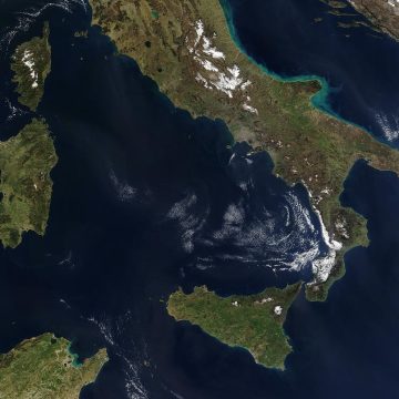 Industria-Sport. Italia. Quando una notizia di calcio non giocato fa più notizia del futuro della più importante acciaieria italiana. Ma che paese siamo diventati?