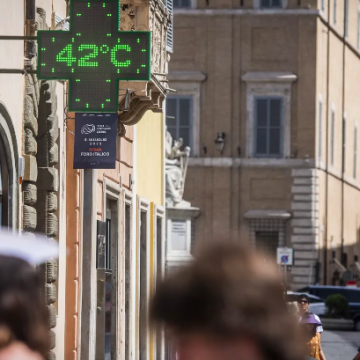 LAZIO. ONDATA DI CALDO INTENSO IN OTTO CITTA’ DA BOLLINO ROSSO: RIATTIVATO IL “CODICE CALORE”