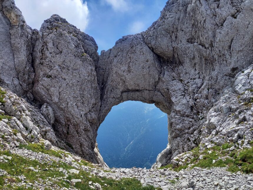 ECONOMIA DI MONTAGNA. FVG. COLATA DETRITICA IN VAL PESARINA: DA STUDIARE, TIPICA DELLE AREE DOLOMITICHE