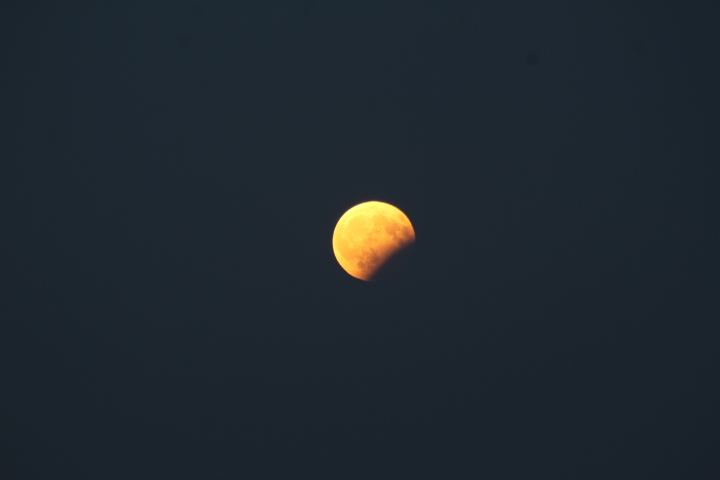 Eclissi_parziale_di_Luna_06 SCIENZA. LAZIO. E’ IL MESE DELLA LUNA, IN ARRIVO ANCHE UN’ECLISSI PARZIALE