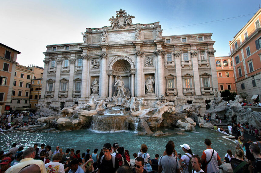 Rom_fountain_of_Trevi TURISMO. LAZIO. CRESCE FENOMENO DELL’OVERTOURISM IN ITALIA