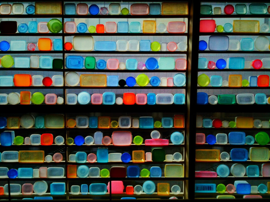 INDUSTRIA. USA. TUPPERWARE FALLISCE