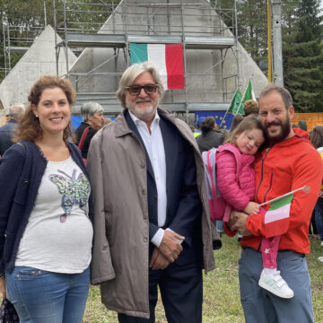 ATTUALITA’. FVG. A RESIA POSATA LA PRIMA PIETRA DELLA NUOVA SCUOLA. IL LAVORO DA’ SPERANZA E FUTURO 