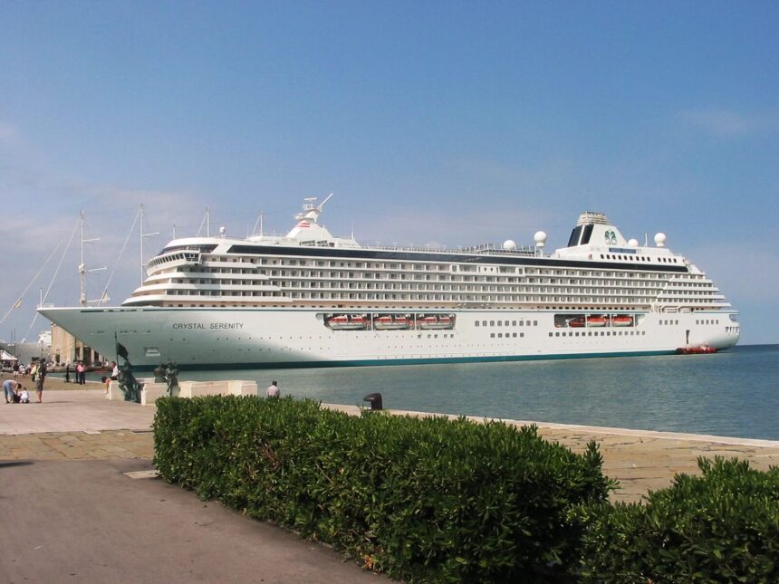 MS_Crystal_Serenity_Trieste_1 INDUSTRIA. FVG. FINCANTIERI, COMMESSA PER NAVE DA CROCIERA PER CRYSTAL