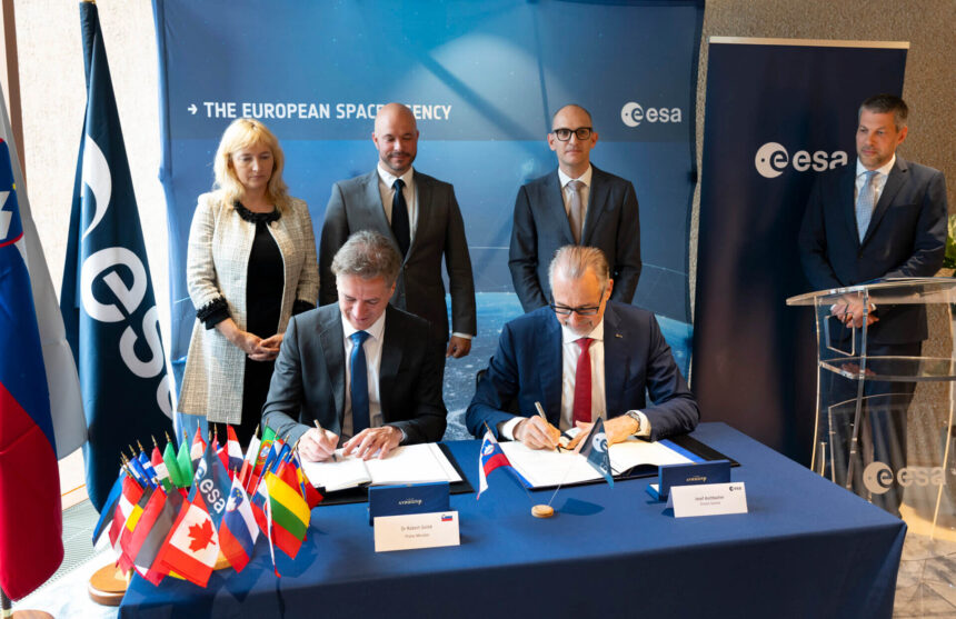Signing_ceremony_for_Slovenia_s_accession_to_ESA_Convention_pillars SCIENZA. SLOVENIA. ‘PICCOLA SULLA TERRA, GRANDE NELLO SPAZIO’, LA SLOVENIA ENTRA NELL’AGENZIA SPAZIALE EUROPEA