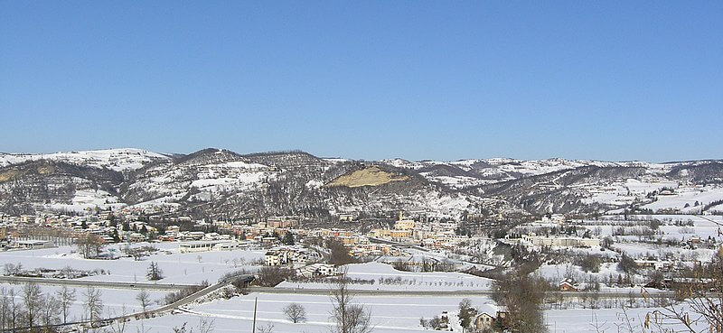 Skyline-Ceva_(inverno) METEO. LAZIO. FREDDO E NEVE ALMENO FINO AL 22, UN INVERNO DI ‘UNA VOLTA’ SI DICE DI QUESTO IN CORSO