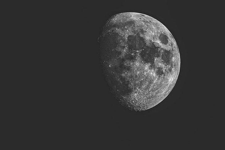 moon-black-and-white-planet-preview SPAZIO. USA. CORSA ALLA LUNA: LA NASA SVELA LA TABELLA DI MARCIA E I PARTNER PRIVATI PER LA BASE LUNARE