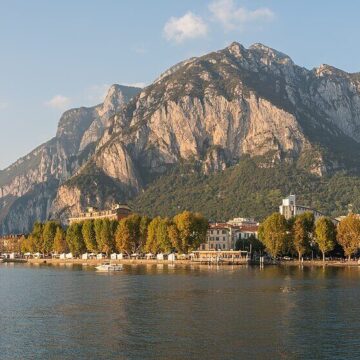 TURISMO. LOMBARDIA. SETTORE ALBERGHIERO: ESTATE 2025 DI CRESCITA, LAGO E CITTÀ TRAINANO PRENOTAZIONI