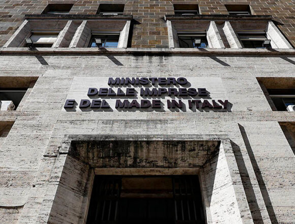 Industria. Il Mimit mette sul tavolo finanziamenti per brevetti industriali, nessuna nuova per ex Ilva, si attendono offerte vincolanti