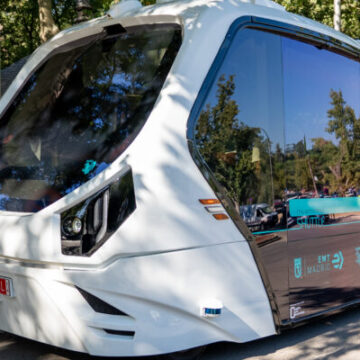 TECNOLOGIA. SPAGNA. TRASPORTI: MADRID APRE AI ROBOTAXI. UBER LANCERÀ I TAXI SENZA CONDUCENTE ENTRO IL 2026