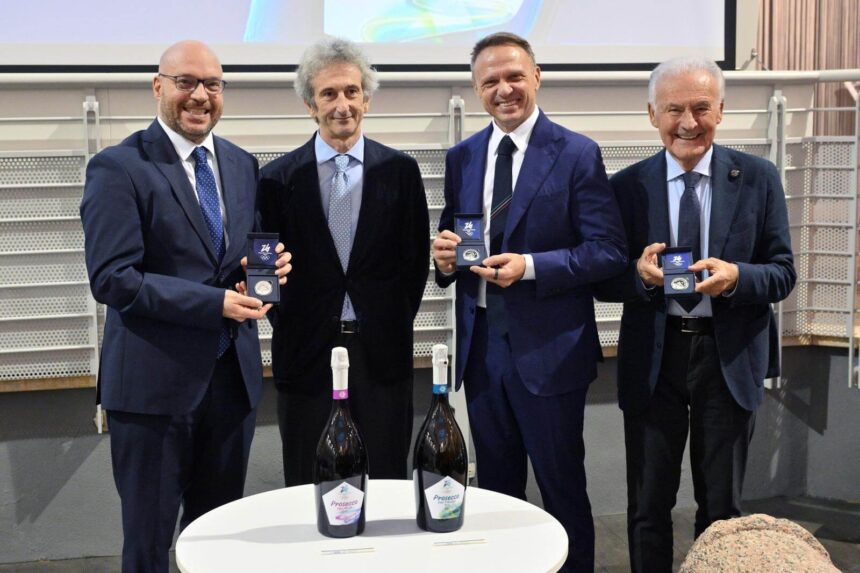 ECONOMIA. LAZIO. GUERRA ALLA CONTRAFFAZIONE: IPZS PRESENTA NUOVE FASCETTE DI STATO SULLE BOTTIGLIE DI PROSECCO