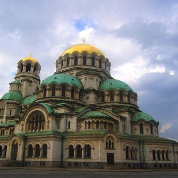 Alexander_Nevsky_Cathedral,_Sofia_Bulgaria_4 ATTUALITA’. BULGARIA. CRISI POLITICA: CADE IL GOVERNO, SI TORNA ALLE URNE TRA LE PROTESTE ANTI-CORRUZIONE