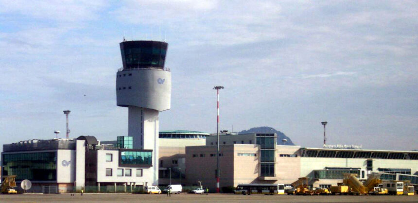Aeroporto_Olbia_Costa_Smeralda_Rollfeld (1) TRASPORTI. SARDEGNA. L’ISOLA DELLE CONNESSIONI: ESTATE DA RECORD PER GLI AEROPORTI DEL NORD