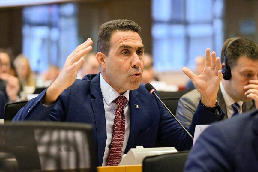 Roberto_Vannacci,_12.11.24 (1) L’OPINIONE. ER. OLTRE IL “METODO TRUMP”: LA POLITICA DEL BUONSENSO CONTRO L’ILLUSIONE DEI MODELLI IMPORTATI