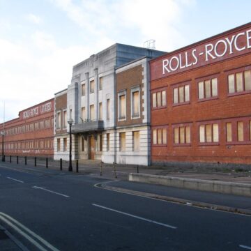 Derby_-_Rolls-Royce_Factory_(geograph_2157711) FINANZA. UK. LA RISCOSSA DI ROLLS-ROYCE: UTILI RECORD (+40%) E AZIONI AI MASSIMI STORICI TRA CIELI E DATA CENTER