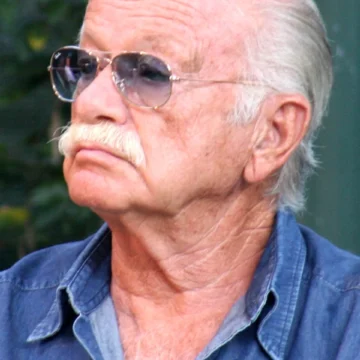 Gino_Paoli_cropped.jpg AMORE. LIGURIA. ADDIO A GINO PAOLI: IL POETA CHE DIPINSE L’INFINITO IN UNA STANZA