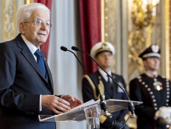 ATTUALITA’. LAZIO. 25 APRILE, MATTARELLA ALZA IL TONO: “LA LIBERAZIONE È ANTIDOTO ALLA LEGGE DEL PIÙ FORTE. PACE NON È RESA”