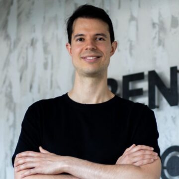 Bending-Spoons_CEO-cofounder_Luca-Ferrari_issuu-980x729 FINANZA. LOMBARDIA. L’M&A ITALIANO ACCELERA ALL’ESTERO: BENDING SPOONS COMPRA TRACTIVE, COMAU SI ESPANDE IN BRASILE CON INVENT
