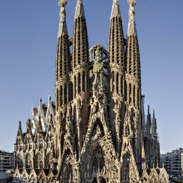 ARCHITETTURA. SPAGNA – AUSTRALIA. L’ANNO DELLE ICONE: DA BARCELLONA A SYDNEY, L’ARCHITETTURA RISCRIVE L’ORIZZONTE DEL 2026