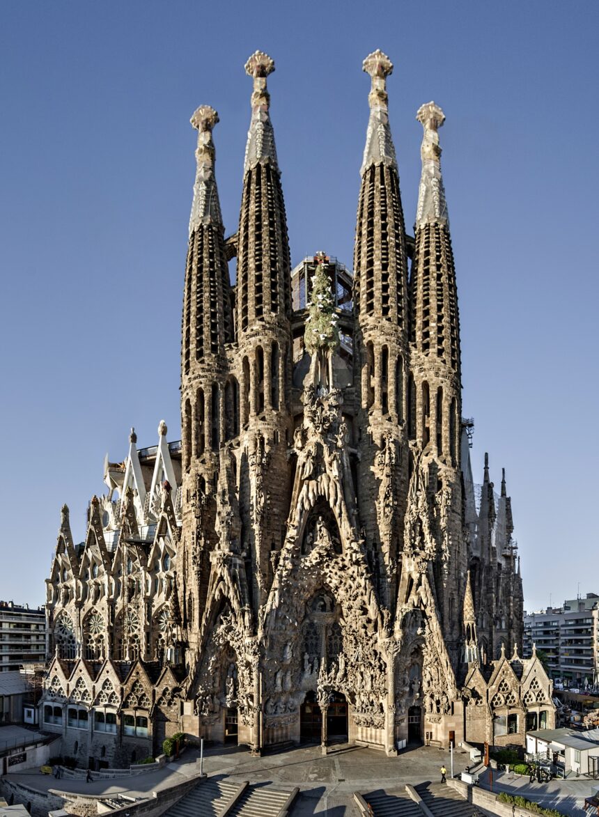 ARCHITETTURA. SPAGNA – AUSTRALIA. L’ANNO DELLE ICONE: DA BARCELLONA A SYDNEY, L’ARCHITETTURA RISCRIVE L’ORIZZONTE DEL 2026