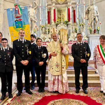 d3e42c56-0838-4190-8baa-e5e625ff9a42 Terremoto76. FVG. Resia abbraccia il cardinale Zuppi e i volontari di Bologna a 50 anni dal terremoto: «Dai piccoli territori nascono cose grandi»