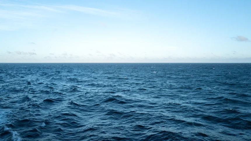 1316375041 Geopolitica. Oceano Pacifico. Tensioni: navi cinesi e russe vicino a Okinotorishima. Pechino si difende affermando che non c’è nessun ‘attacco’ a territori giapponesi