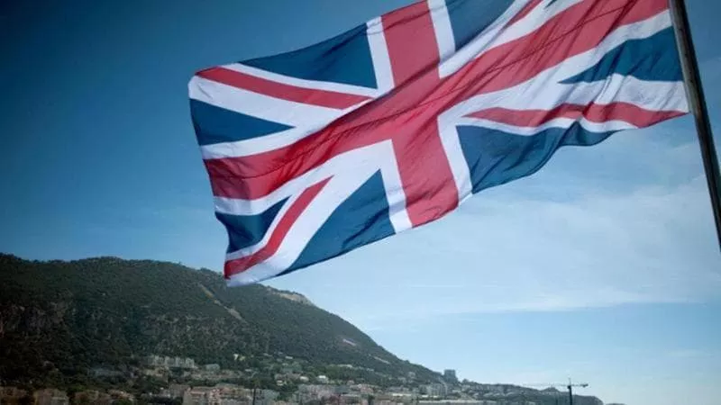 232859712-bf662ff0-5c3d-4e66-81f5-b399d1fc7e37.jpg Geopolitica. Gibilterra. Addio al confine terreste: ora i controlli Brexit si spostano in aeroporto con la polizia spagnola