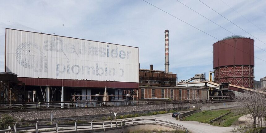 Acciaierie_di_Piombino_-_Deltasider_panorama Piombino-Taranto. Siderurgia italiana al bivio. L’allarme di Federmeccanica su ex Ilva e la spinta per la nazionalizzazione a Piombino. Cordata italiana per Taranto