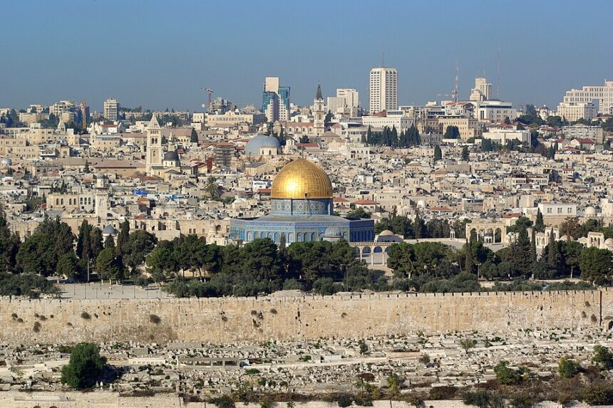 Jerusalem_Dome_of_the_rock_BW_14 Guerre. Medio Oriente. Svolta a Gaza: Hamas conferma l’accordo con Israele sul disarmo