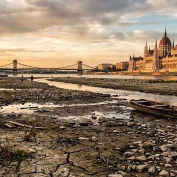 Unknown-2 Meteo. Romania. Danubio in secca: il caldo estremo paralizza i trasporti e mette in crisi l’agricoltura