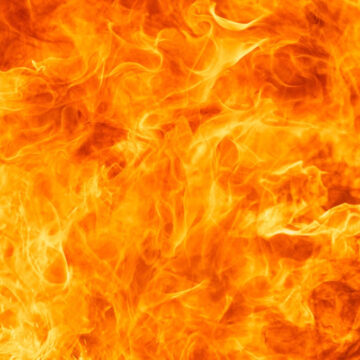 Ambiente. Francia e Vietnam. Fiamme nella Gironda, e alluvioni in Vietnam, la vulnerabilità nell’era del clima che cambia