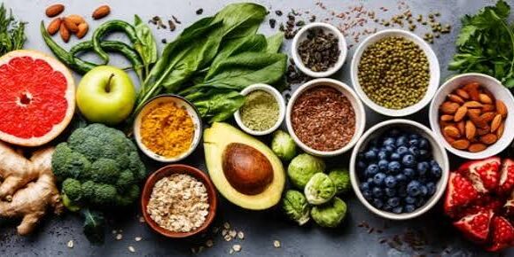 images-1 FOOD. MONDO. LA RIVOLUZIONE NEL PIATTO: TRA FARMACI ANTI-OBESITÀ, “MATERIA OSCURA” E IL TRIONFO DEI SENSI