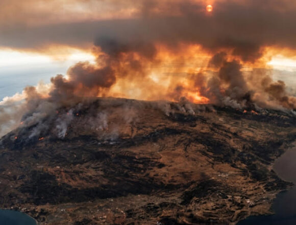 Caldo. Francia e Spagna. L’Europa del sud brucia. Maxi incendi, oltre 300mila evacuati