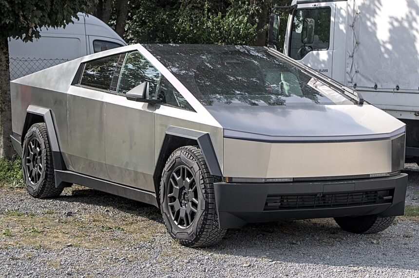 2024_Tesla_Cybertruck_Foundation_Series_IMG_0576 Auto. Italia. Crollo vertiginoso di Tesla. A luglio immatricolazioni in picchiata del 77 per cento