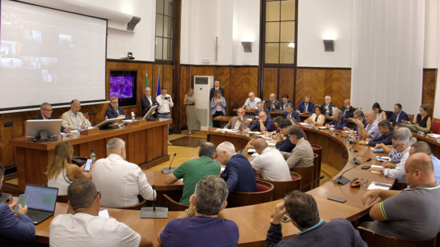 ILVA169 Industria. Taranto. Ex Ilva. Tavolo tecnico al Mimit con i sindacati
