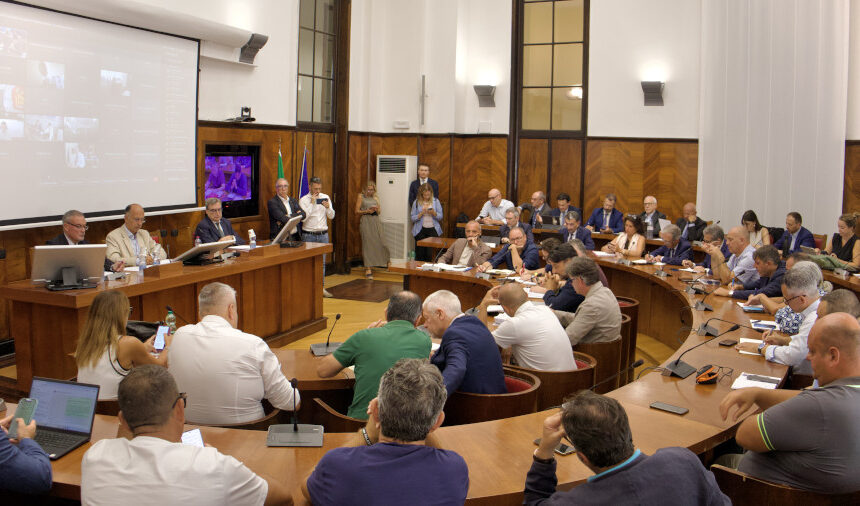 Industria. Taranto. Ex Ilva. Tavolo tecnico al Mimit con i sindacati