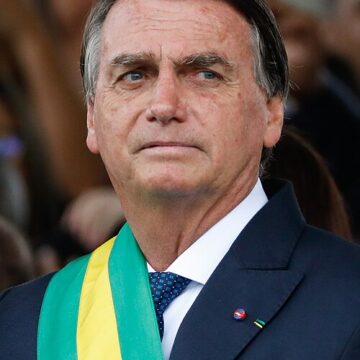 Jair_Bolsonaro_2022_(cropped) Politica estera. Brasile. Lula sfida il clan Bolsonaro in un Paese spaccato tra dazi Usa e inchieste