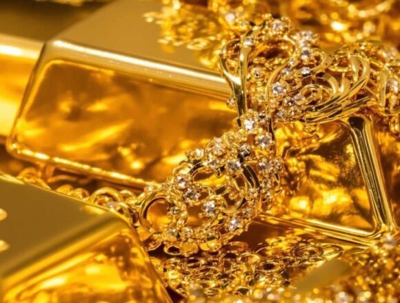 Economia. L’oro punta oltre i 4.900 dollari, la spinta inattesa del mercato delle opzioni secondo Goldman Sachs