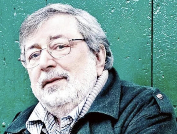 Protagonisti. Italia. L’ultimo affondo del poeta: addio a Francesco Guccini e la profezia etica di Cirano