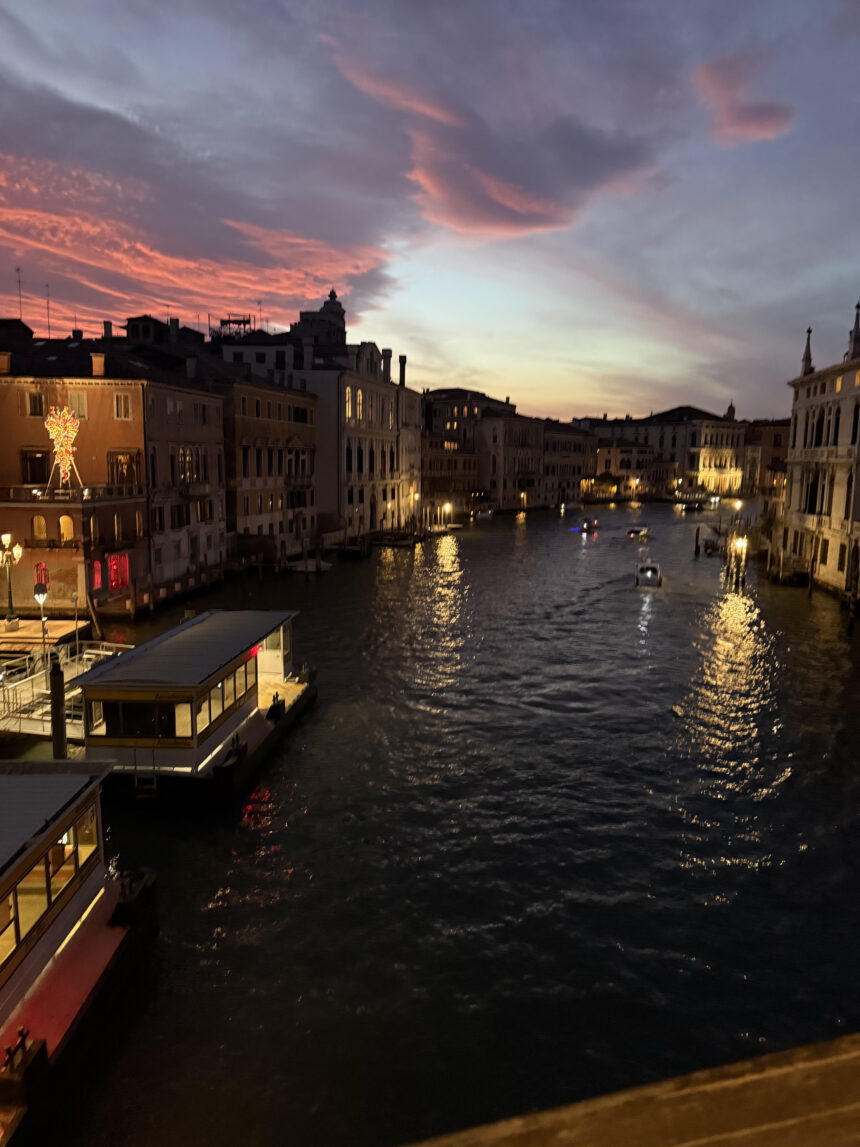Turismo. Venezia e il paradosso della bellezza, il centro del mondo che diamo per scontato
