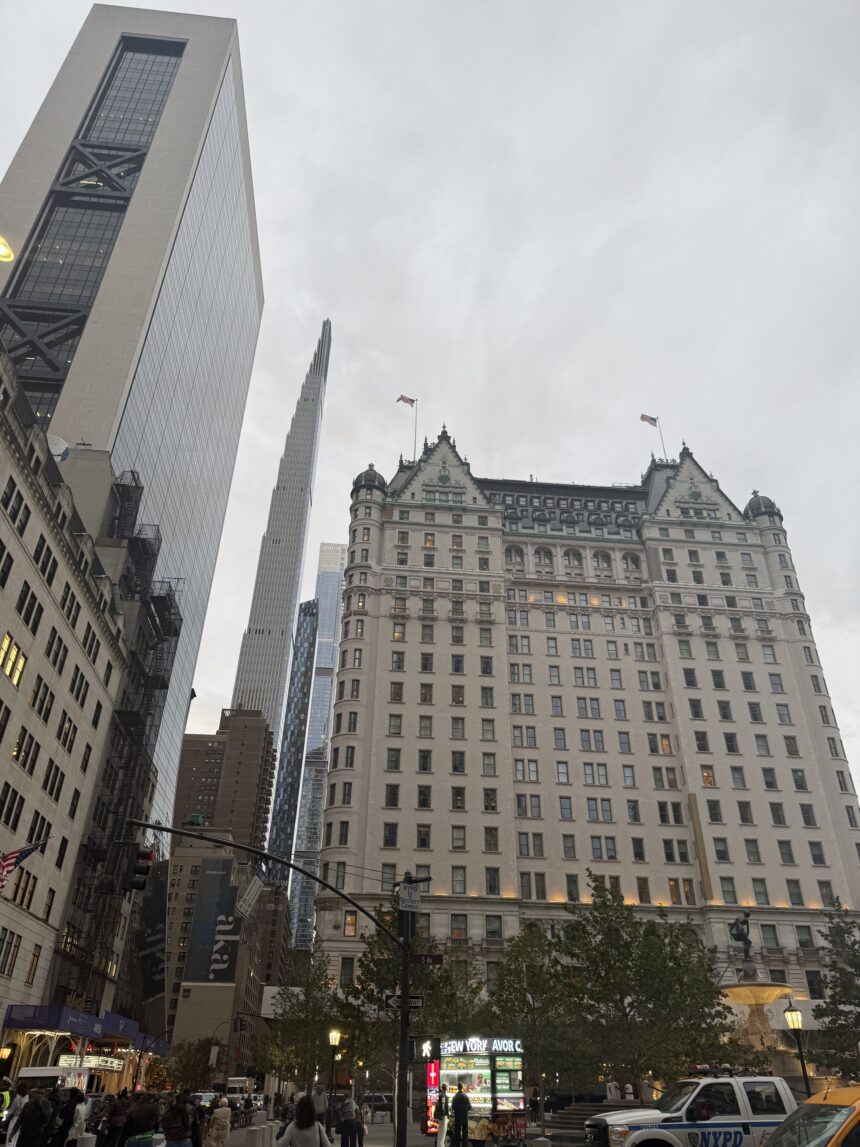 ny plaza Attualità. New York dice addio (temporaneamente) al Plaza Hotel: chiusura di quattro anni per salvare la storica facciata